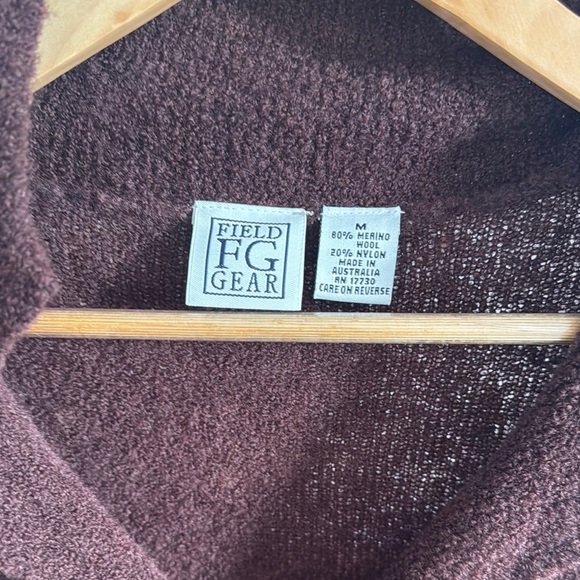 FIELD GEAR VINTAGE l Medium Wool Cozy Brown Knit Cardigan with Pockets - Picture 2 of 4